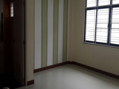 ขายบ้านแฝดมือสองพานทอง  โครงการรินรดา  ชลบุรี