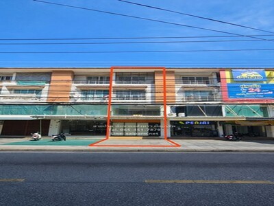 อาคารอยู่ริมถนน ทำเลค้าขาย–ทำออฟฟิศดีมาก