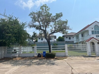 ขายที่ดินแปลงมุมถมแล้ว 101 ตรว. หมู่บ้านบารเมษฐ์ เฉลิมพระเกียรติ์