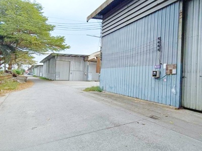 บึงคำพร้อย  เลียบมอเตอร์เวย์ตะวันตก สนามกอล์ฟธัญญะ โกดัง 250ตร.ม.