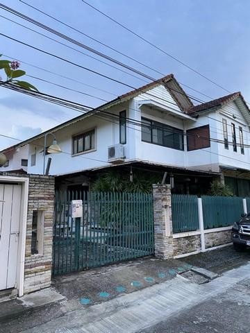 ให้เช่าบ้านเดี่ยวเนื้อที่ประมาณ 72 ตรว. 3 ห้องนอน  ย่านเมืองทอง หมู่บ้านลานทอง ติวานนท์-ปากเกร็ด 