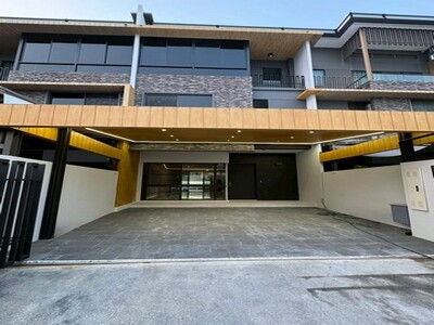 ให้เช่า ทาวน์โฮม แลนด์มาร์ค เอกมัย-รามอินทรา