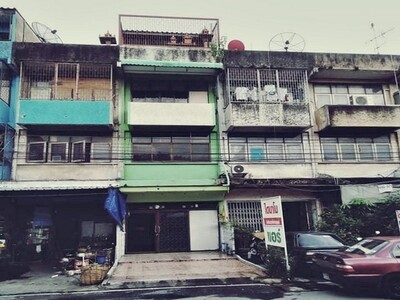 ขายอาคารพาณิชย์ 3.5 ชั้น  ซอยสุขุมวิท 78 ถนนสุขุมวิท   