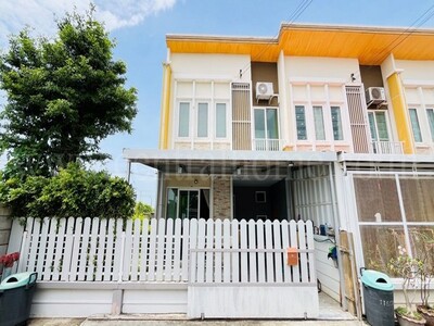 ทาวน์โฮม 29.7 ตร.วา โกลเด้น ทาวน์ พระราม 2 หลังริม ราคาถูก