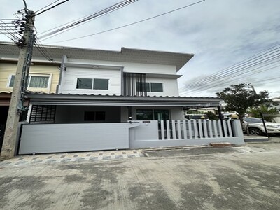 ขายทาวน์โฮม หมู่บ้านเดอะโมดิช บางบัวทอง บางบัวทอง นนทบุรี 