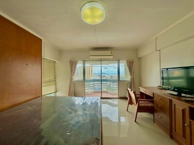 ให้เช่าศรีราชา เพลส คอนโด ราคาถูก ทำเลดี ใกล้ห้างโรบินสัน