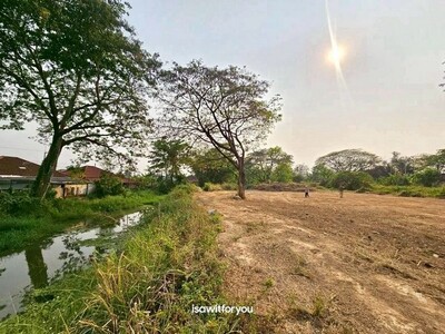 ขายที่ดิน เดินทางสะดวก ไม่ไกลจากตัวเมือง สันทราย