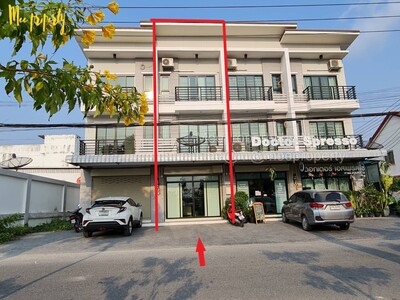 ขายอาคารพาณิชย์ 3 ชั้น พร้อมเข้าอยู่!! ทำเลสุดปัง ใจกลางบ้านฉาง ร