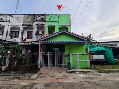 ขาย ทาวน์เฮ้าส์ พิชาดา บางบัวทอง ถนนบ้านกล้วย-ไทรน้อย