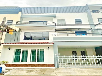 โฮมออฟฟิศ 4 นอน 5 น้ำ 25 ตร.วา.300 ตร.ม. MRT ศรีลาซาล 530ม. 