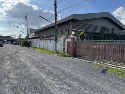 960 ตรม.( 24 x 40)  และที่ดินติดกัน 330 ตรว. เทียนทะเลซอย 7 