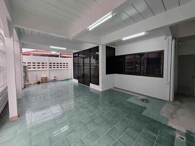 ให้เช่าบ้านเดี่ยว2ชั้น5นอนนาคนิวาส44ลาดพร้าวเลียบด่วน