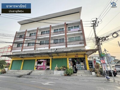 LM26-0009 ขายอาคารพาณิชย์ 3.5 ชั้น 5คูหา ซอยประชาอุทิศ54