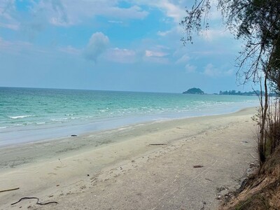 บอกขายที่ดินทำเลดีราคาคุยได้  ที่ดินติดถนนหลวงใกล้หาดบางเบิด ไร่ 