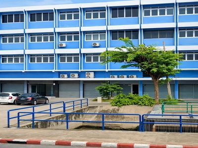 อารีย์สุทธิสาร อาคาร 4 ชั้นครึ่ง รัชดา 4-5นอน  ถ.อินทามระ10-16 