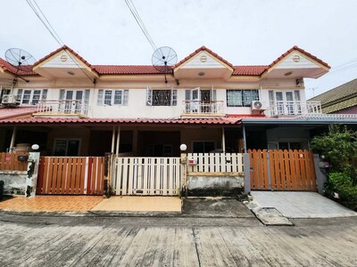 ขายทาวน์เฮ้าส์ หมู่บ้านสุภาวัลย์ รังสิต-คลองสาม ซอย 3 ถนนเลียบคลอ