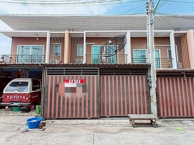 ทาวน์เฮ้าส์2ชั้น  27.4ตรว. หมู่บ้านสุขสันต์ ต.บ้านสวน ชลบุรี   .