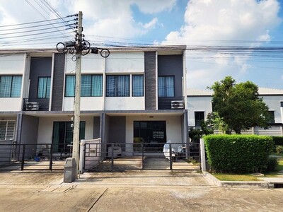 ขายทาวน์เฮ้าส์  หมู่บ้านพลีโน่ พหลโยธิน-รังสิต ถนนพหลโยธิน ปทุมธา