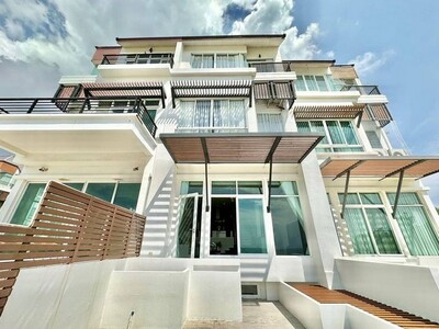 ให้เช่า บ้านตากอากาศ 4 ชั้น วิวทะเล เฮอร์ริเทจ บางพระ ขาเข้าบางแส