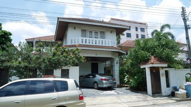 ขายบ้านเดี่ยว 2 ชั้น 105 ตร.ว. ม.เมืองเอก โครงการ 8 ใกล้ ม.รังสิต สนามกอล์ฟ ตลาดสัมมากรเมืองเอก