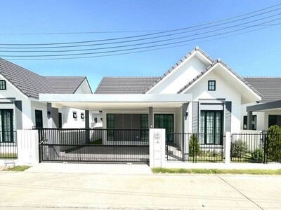 บ้านสร้างใหม่  สไตล์อิงลิชคอทเทจ ตกแต่งสวย พร้อมอยู่ สันผักหวาน ห