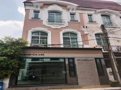 ให้เช่าทาวน์โฮม3ชั้นหลังมุม บ้านกลางเมืองมอนติคาร์โล รัชวิภา 