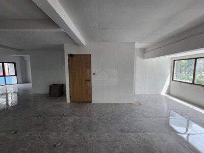 ให้เช่าพื้นที่อาคาร One Oasis ถนนวิทยุ 125 ตรม ชั้น2 ใกล้ BTS เพล