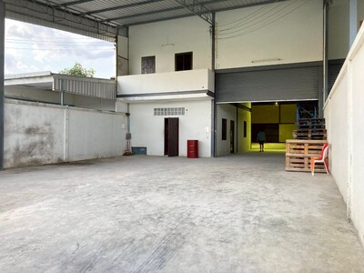 ให้เช่าโรงงาน550 ตร.ม ออฟฟิศ 2 ชั้นไฟฟ้า3 เฟส ถนนเทพารักษ์ซอยบางป