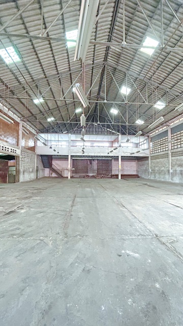 ให้เช่าโกดัง โรงงาน ออฟฟิศ 818 ตรม. สะพานภูมิพล พระจอมเกล้าธนบุรี  รถ 6 ล้อเข้าได้ ถูกทึ่สุด 80บาทต่อตรม. สุขสวัสดิ์ 46-54 