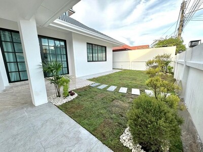 หมู่บ้านรวิพรวิลเลจ1 ซอยเขาน้อยโซนบน