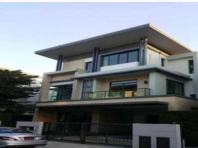  4 ห้องนอน 5 ห้องน้า หมู่บ้านนาราสิริ โทเพียรี่ ใกล้ตลาดปัฐวิกรณ์