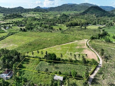 ขายที่ดิน 3 ไร่ ทำเลบ้านโค้งดารา ศรีราชา ชลบุรี ไร่ละ 2.5 ล้านบาท