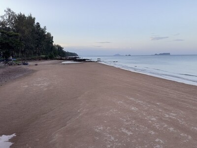 หนาวนี้ดูซื้อทรัพย์เล็งขาย ที่ดินติดถนนหลวงใกล้หาดบางเบิด ไร่ 8แส