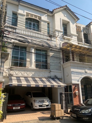 [H207]บ้านกลางเมือง ลาดพร้าว-โยธินพัฒนา ไซร์ใหญ่พิเศษ หน้ากว้าง10เมตร หน้าบ้านไม่ชนกับใคร 