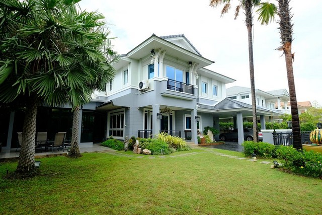 ให้เช่าบ้านเดี่ยวหลังมุม โครงการ นันทวัน - ศรีนครินทร์  4 ห้องนอน 4 ห้องน้ำ 1ห้องทำงาน 1 ห้องแม่บ้าน