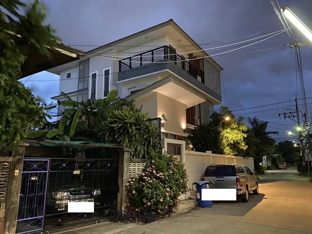 POR3592 ขายบ้านเดี่ยว 3 ชั้น หลังมุม ซอยบางกระดี่ 1 พระราม2 แขวงแสมดำ เขตบางขุนเทียน สภาพสวย เหมาะซื้ออยู่อาศัย