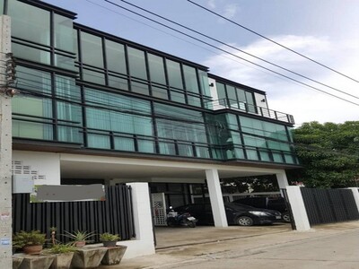 ขายโกดังโรงงานขนาดเล็ก พร้อมอาคารสำนักงาน 3 ชั้น ย่านลาดพร้าว 101