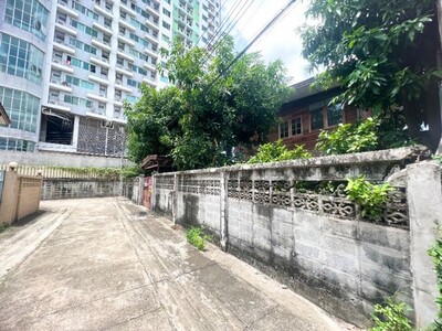 ที่ดิน 99ตรว.พร้อมสิ่งปลูกสร้าง บ้าน นครอินทร์ พระราม5 ติวานนท์