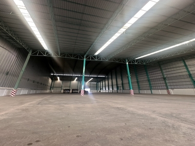 CH1164 ให้เช่าคลังสินค้าขนาดใหญ่ 3,600 ตรม. ย่าน ไทรน้อย นนทบุรี