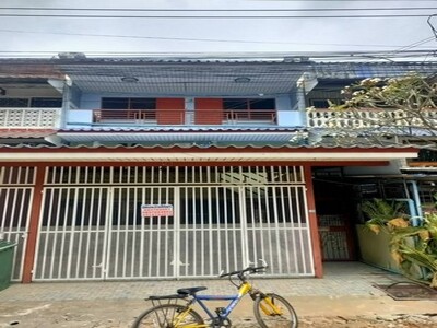 เช่าบ้านเฉพาะชั้น3 ไม่ใช่ทั้งหลัง  บ้าน 3 ชั้นใกล้ ตลาดบางกะปิ 