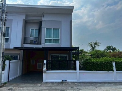 ขายทาวน์เฮ้าส์ บางแสน หลังมุม รีโนเวทใหม่ The Valley สุขุมวิท