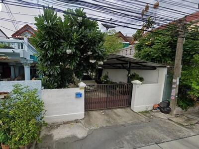 ให้เช่าบ้านแฝด 2 ชั้น หมู่บ้านรังสิยา ถ.สุขุมวิท 101 ใกล้ BTS ปุณ