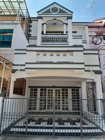 ให้เช่าทาวน์โฮม 3 ชั้น วิวสวน รัตนาธิเบศร์ 17 นนทบุรี ใกล้ MRT สายสีม่วง สถานีบางกระสอ แค่ 200 เมตร จดบริษัทได้ เลี้ยงสัตว์เล็กได้