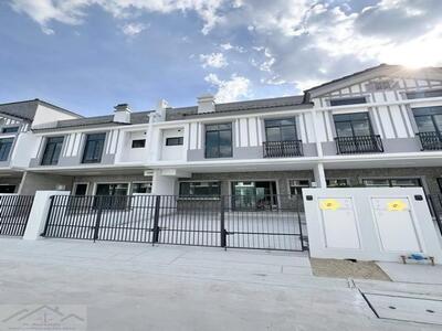  ให้เช่าทาวน์โฮม 2 ชั้น 3 ห้องนอน Villaggio 3 ศรีนครินทร์ บางนา 