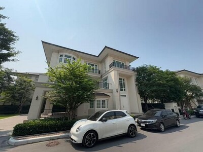 ขายบ้านระดับ Super Luxury Crystal Solana บนถนนเลียบทางด่วนรามอินท