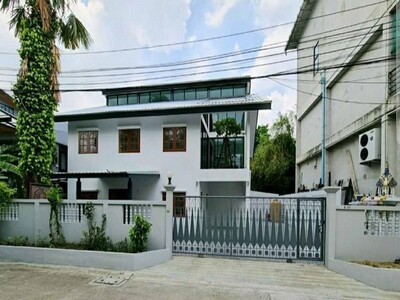 ให้เช่า Home office 2 ชั้น ย่านลาดพร้าว - โชคชัย 4 เหมาะทำเป็นออฟ