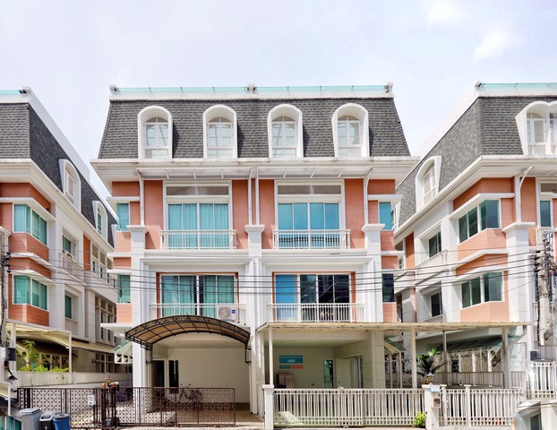 ขายด่วน เลทีเซียร์ เรสซิเดนท์ บ้านแฝด หรู 4 ชั้น ม.เกศินีวิลล์ ห้วยขวาง-ประชาอุทิศ  
