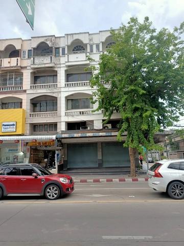 ให้เช่าอาคารพาณิชย์ 4.5 ชั้น 2 คูหา ลาดพร้าว71 หลังมุม ใกล้ Central Festival Eastville