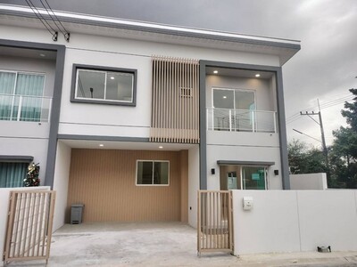 รหัสC6838 ให้เช่าทาวน์โฮม 2ชั้น ย่านถนนรังสิต-นครนายก คลองสอง ปทุ