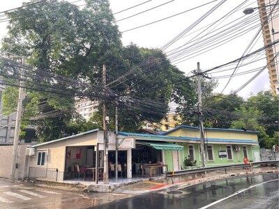 ขายที่ดินแปลงพิเศษ ติดถนนซอยสุขุมวิท 39 เนื้อที่ 49 ตรว.